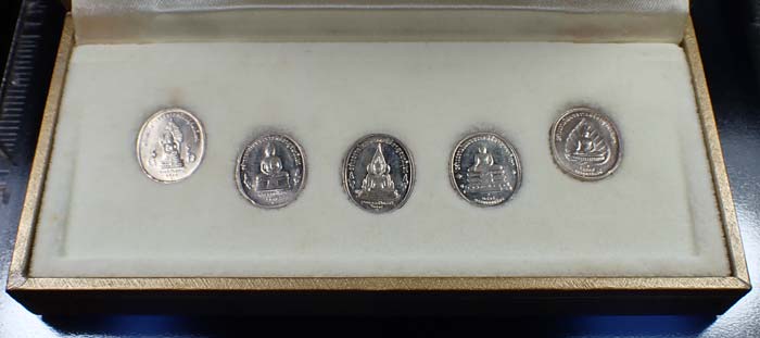 ครบชุด 5 องค์สุดยอดพระพุทธรูปศักดิ์สิทธิ์แห่งประเทศไทย(พระพุทธปัญจภาคี)สวยกริ๊บยันกล่อง+บัตร *151