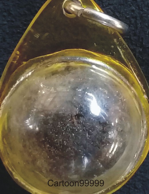 ลูกอมชานหมากผสมปูน หลวงปู่ทอง วัดราชโยธาครับ สร้างน้อย หายาก สวย เดิม เลี่ยมวินเทจครับ