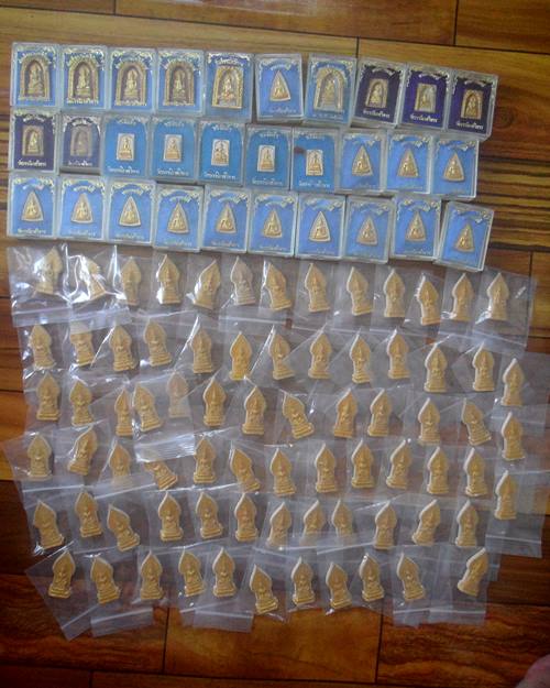 พระผง ปิดทอง 100องค์ วัดบวรนิเวศ สมเด็จญาณสังวร สมเด็จพระสังฆราช ปลุกเสก ชุด100องค์