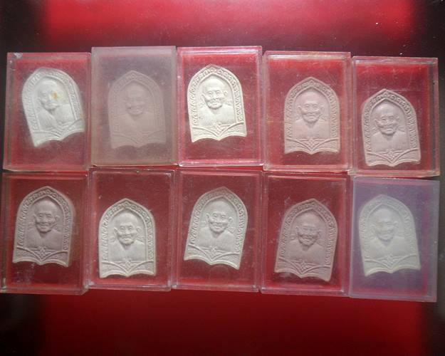 ผงหลวงปู่บุดดาวัดกลางชูศรีเจริญสุข สิงห์บุรีพระที่หลวงปู่ดู่ วัดสะแกยังยกย่องท่านว่าเป็นพระอรหันต์10