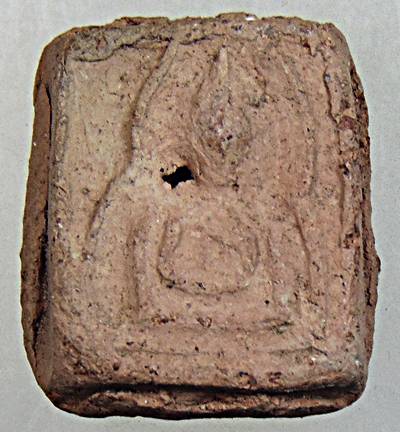 พระเนื้อดิน หลวงพ่อโต วัดโพธิ์ศรีเจริญ หลังยันต์ จ.สุพรรณบุรี สร้างประมาณปี 2480กว่า