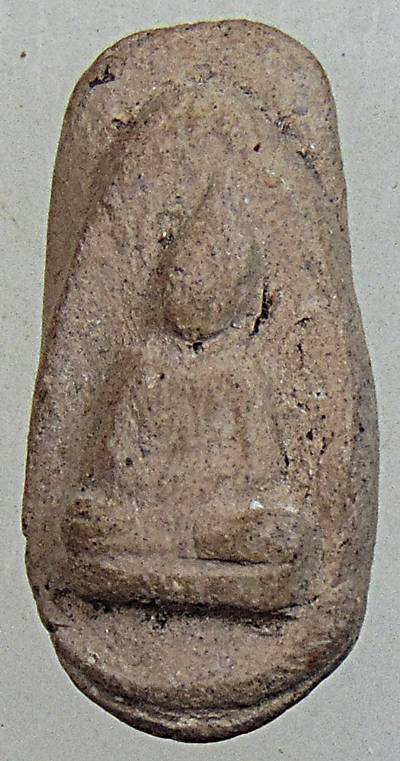 ๒๐ พระเม็ดบัว เนื้อดิน