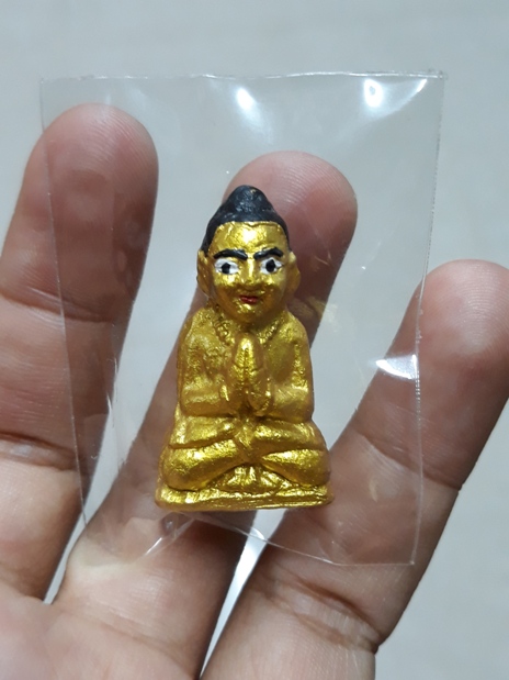 แดงน้อย รุ่น 2 รุ่นเทวดาพารวย เนื้อดินดิบ 7 ป่าช้า หลวงปู่ขุ้ย วัดซับตะเคียน