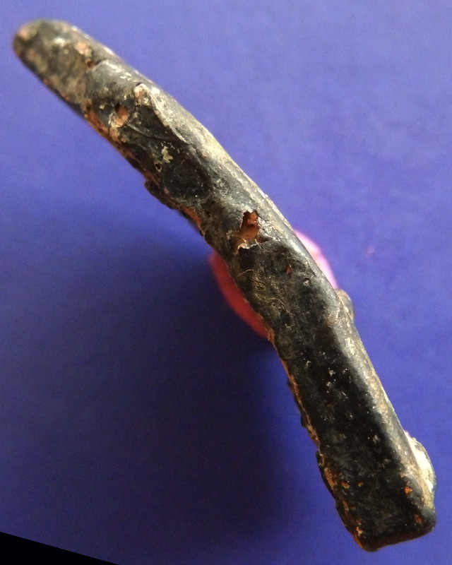 1.พระเนื้อกระเบื้องดินเผา ลงรัก สูง 5 ซ.ม. พระบ้านเก่าเก็บหลายสิบปี