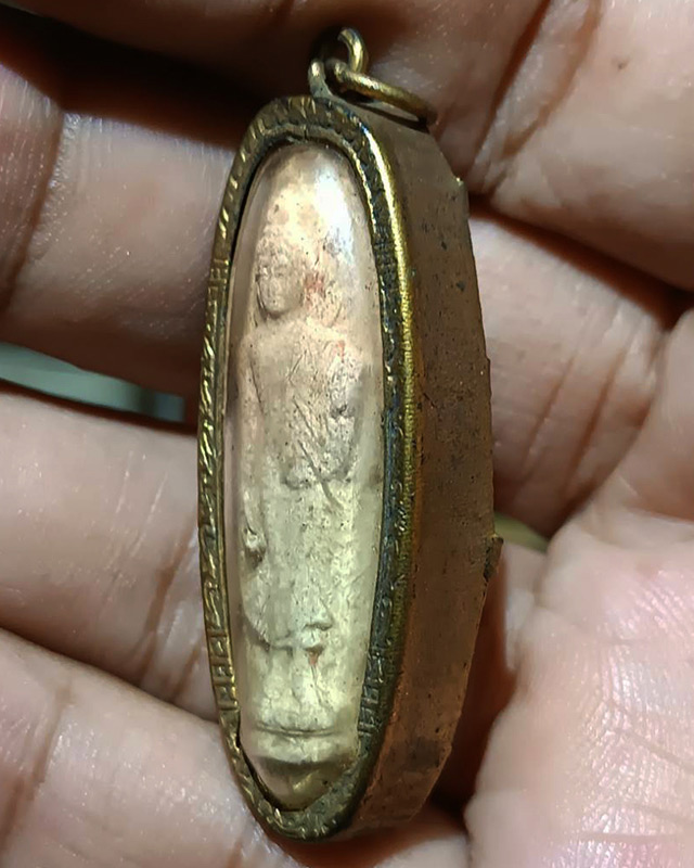 1.พระ 25 พุทธศตวรรษ เนื้อดิน กรอบเดิม ขาครบแข็งแรง ไม่เคยผ่านการแกะเลย