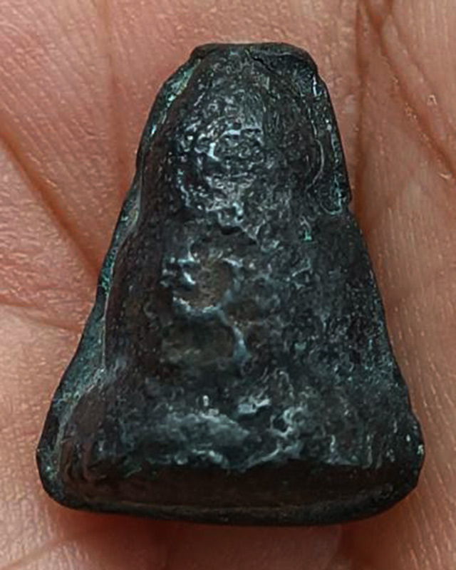 ปิดตาหลังยันต์ เนื้อเมฆพัด พระบ้านเก่าเก็บหลายสิบปีไม่ทราบเกจิ ขนาดสูง 2 ซ.ม.