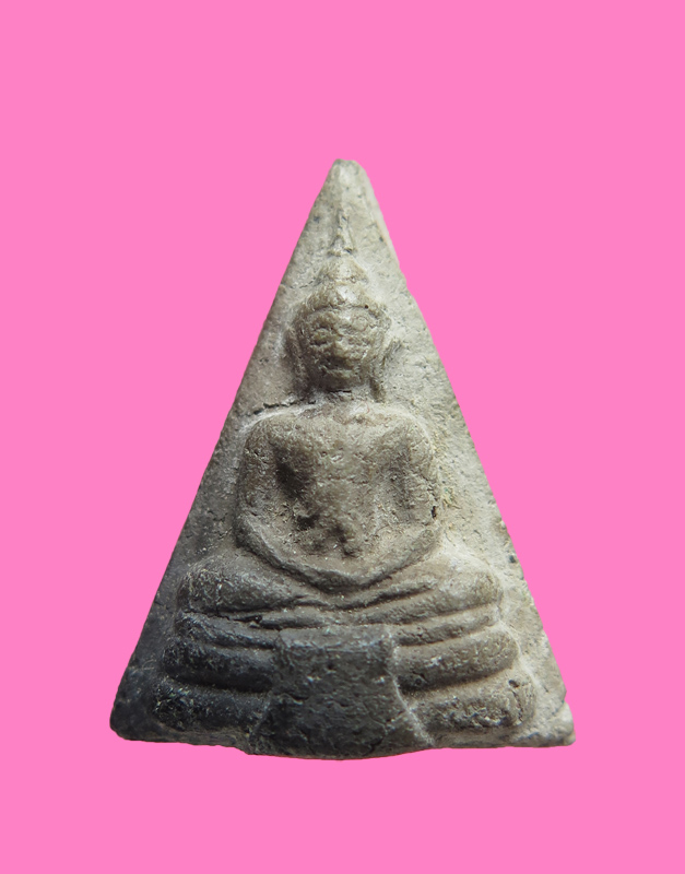 พระพุทธฐานผ้าทิพย์ เนื้อดินสีผ่าน