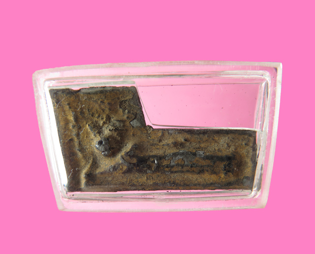 พระพิมพ์ปางไสยาสน์ กรุวัดกลาง ตลาดพูล  (พระหลุดจากตัวล็อคไส้กลางครับ)