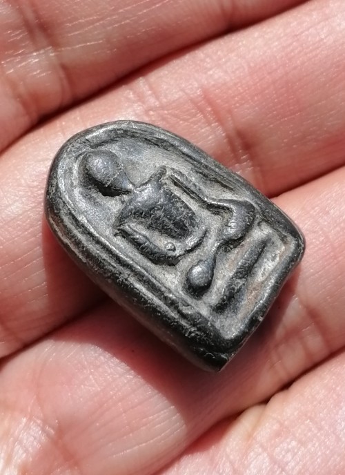 พระไม่ทราบที่ เคาะเดียว   