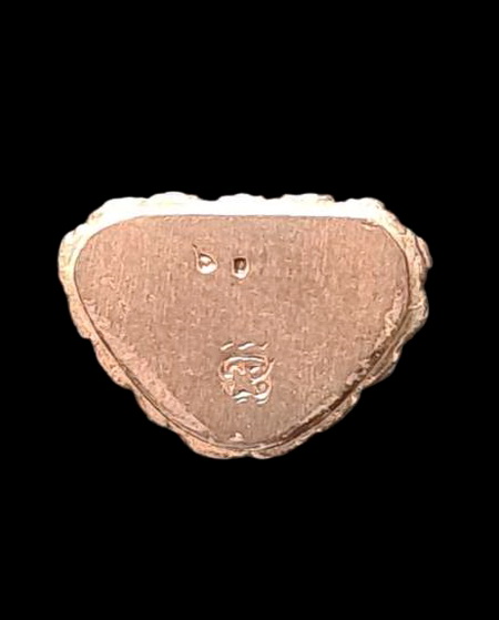 เคาะแรกแดง..พระชัยวัฒน์พูลทอง ๒๕๔๕..นวโลหะ ไม่มีกล่อง..ล.พ.ดำ วัดเขาพูลทอง จ.จันทบุรี / ส่ง ems