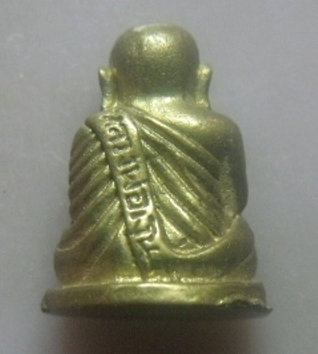 **เบาๆ**รูปหล่อหลวงพ่อเงิน วัดบางคลาน เนื้อทองผสม เก่าๆ**สวยๆ เชิญชมครับ