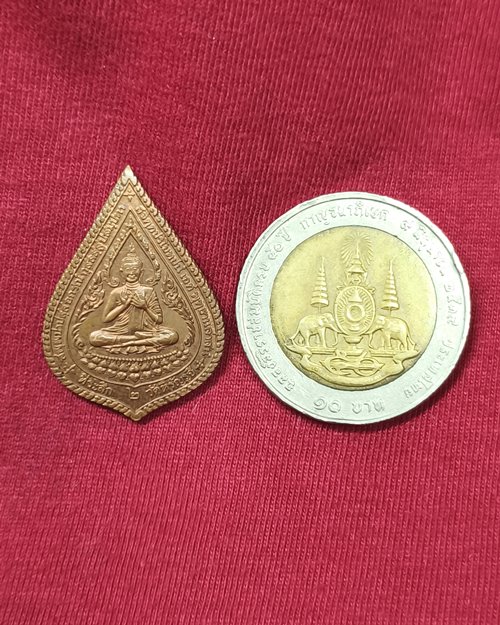 เหรียญที่ระลึก รุ่น2 วัดหิรัญรูจีวรวิหาร ธนบุรี เนื้อทองแดงผิวไฟ ปี41