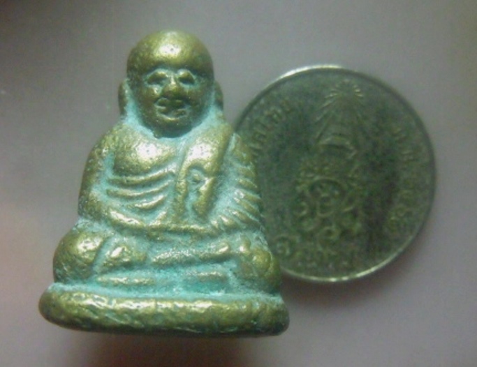 **เบาๆ**รูปหล่อหลวงพ่อเงิน วัดบางคลาน เนื้อทองผสม มีโค้ด เก่าๆ**เนื้อจัด สวยๆ