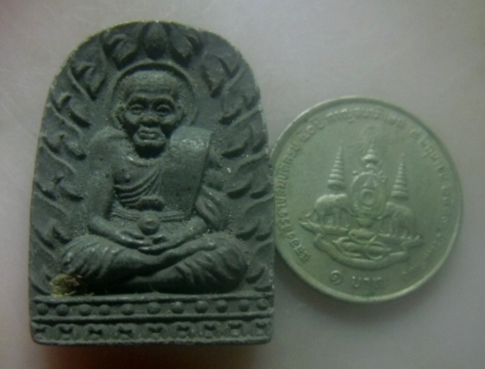 **เบาๆ**หลวงปู่ทวดอุ้มลูกแก้ว เนื้อว่าน พิมพ์ซุ้มกอ รุ่นรวยสุดเมืองใต้ วัดพะโค๊ะ สงขลา**สวยๆ 