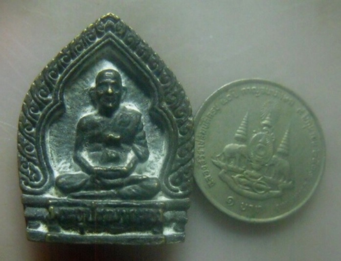 **เบาๆ**เหรียญหล่อเจ้าสัว หลวงพ่อทอง (พระอุปัชฌาย์ทอง) วัดท่าสุวรรณ จ.ราชบุรี ปี ๒๕๓๙**หลังยันต์ สวย