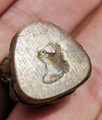 พระไม่ทราบที่ เคาะเดียว  