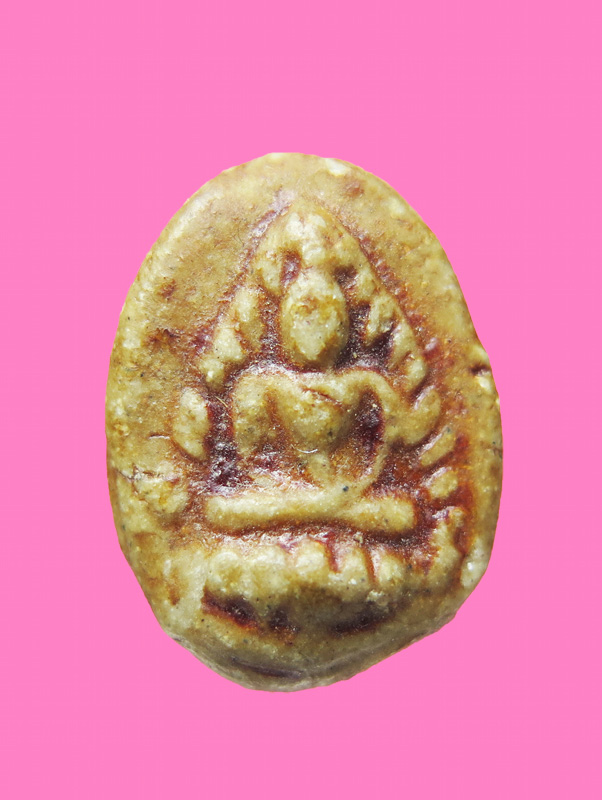 พระเม็ดบัว เนื้อผงน้ำมันเคลือบด้วย