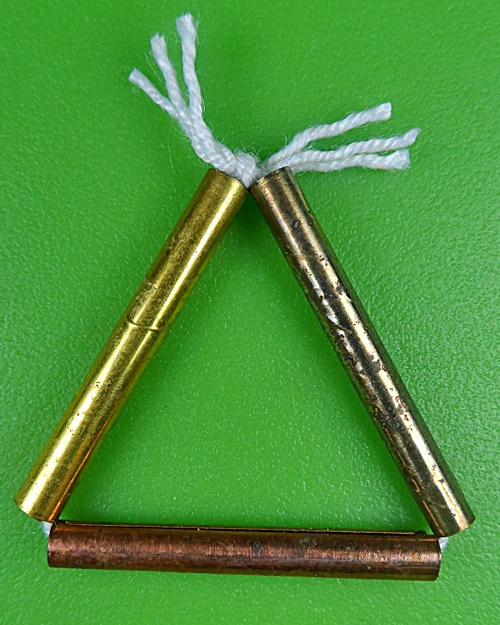 ตะกรุดเทวดาใจอ่อนสามกษัตริย์ หลวงปู่สิงห์ วัดบ้านขี้เหล็ก ศรีสะเกษ .B834.