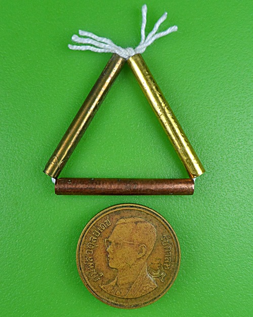 ตะกรุดเทวดาใจอ่อนสามกษัตริย์ หลวงปู่สิงห์ วัดบ้านขี้เหล็ก ศรีสะเกษ .B834.