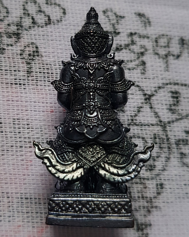 รูปหล่อท้าวเวสสุวรรณ ยกฐานะ ทองนำโชค หลวงพ่อทอง วัดบ้านไร่ เนื้อทองแดงรมดำ พร้อมกล่องเดิม