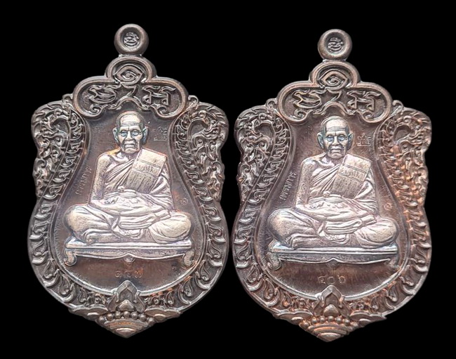 เคาะแรกแดง..สำเภาเศรษฐี ๒๕๖๓..นวะสอดไส้เงิน ๒ เหรียญ**ผิวเงินดำ..ล.พ.พัฒน์ วัดห้วยด้วน จ.นครสวรรค์