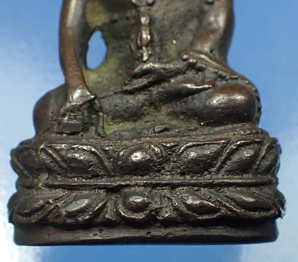 พระกริ่งบัวบาน อาจารย์นอง วัดทรายขาว นวโลหะสวยกริ๊บ+บัตรรับรองพระแท้*176