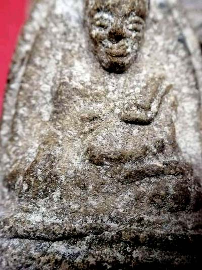 *หลวงพ่อทวดนวล วัดตุยง ปัตตานี รุ่นแรก ปี๒๕๐๗ พิมพ์กลางปีกกว้าง เนื้อว่าน*