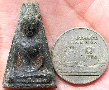 *พิมพ์ผงสุพรรณ เนื้อดินผสมผง หลวงพ่อกวย วัดโฆสิตาราม ชัยนาท*