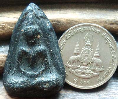 *พระกลีบบัว สมาธิ เนื้อผงคลุกรัก หลังยันต์ ปี๒๔๗๘ ท่านเจ้าคุณสุนทรฯ วัดกัลยาณมิตร กรุงเทพฯ*