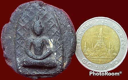 *ขุนแผนข้างขีด หรือ กลีบบัวสมาธิ ข้างขีด หลวงพ่อห่วง วัดท่าใน นครปฐม เนื้อดินดิบ*