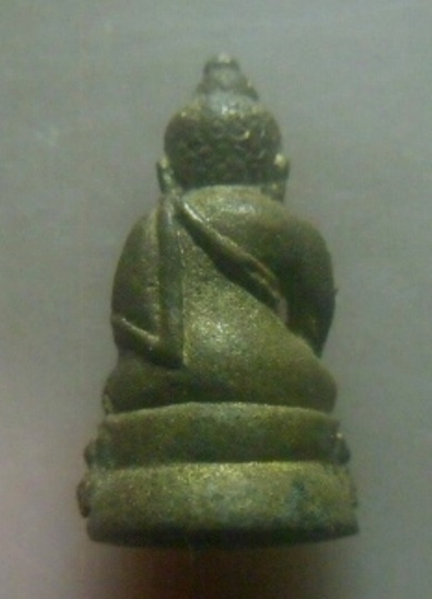 **เบาๆ**พระชัยวัฒน์ เนื้อโลหะผสม เก่าๆ ไม่ทราบที่**สวยๆ เชิญชมครับ