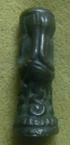 **เบาๆ**รูปหล่อพระปิดตายืนลอยองค์ อุดกริ่ง เนื้อทองผสม เก่าๆ ไม่ทราบที่**เนื้อจัด เชิญชมครับ 