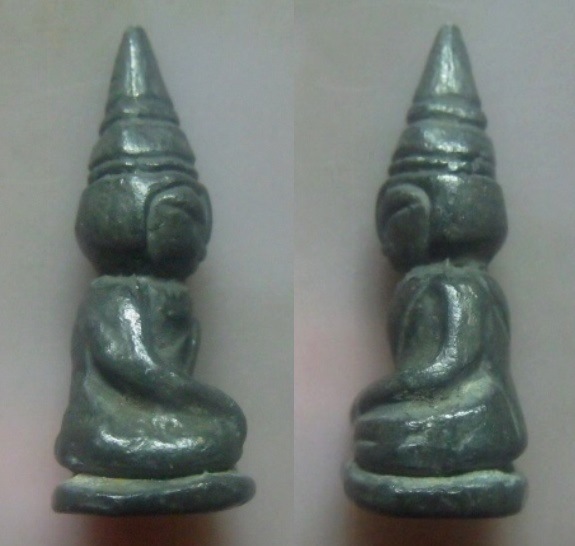 **เบาๆ**รูปหล่อพระพุทธนั่งปางมารวิชัย เนื้อชินตะกั่ว หล่อเก่า ไม่ทราบที่**เนื้อจัด สวยๆ เชิญชมครับ 