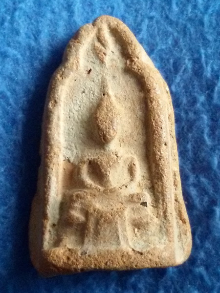 พระพุทธฐานผ้าทิพย์ กรุวัดโตนดลาย จ. สมุทรสงคราม เนื่้อดิน