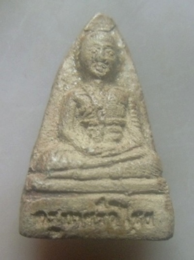 **เบาๆ**พระรูปเหมือน เนือดิน ครูบาศรีวิชัย ลงรักน้ำเกลี้ยง**สวยๆ เชิญชมครับ