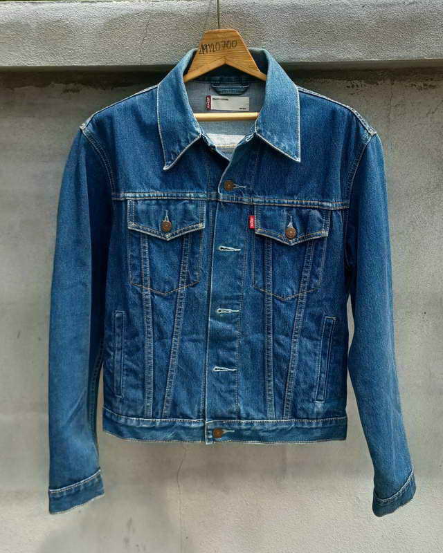 แจ๊คเก็ตยีนส์ลีวายปกไม่ขาดไม่เปื่อย