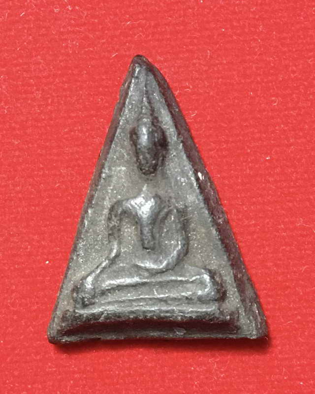 พระนางพญาพิมพ์เล็ก หลังยันต์ ยุคต้น หลวงพ่อทองดำ วัดท่าทอง จ.อุตรดิตถ