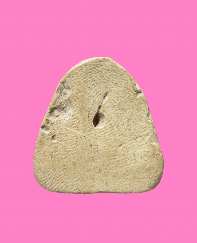 พระปิดตา เนื้อผง 