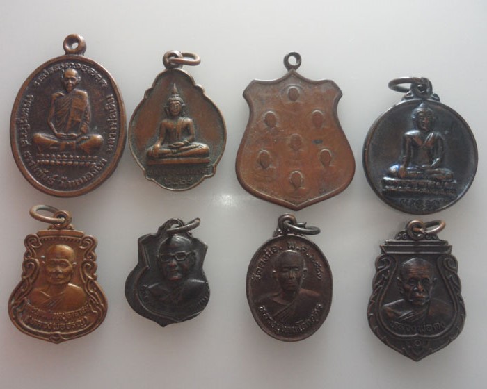ชุด ๘ เหรียญ (2)