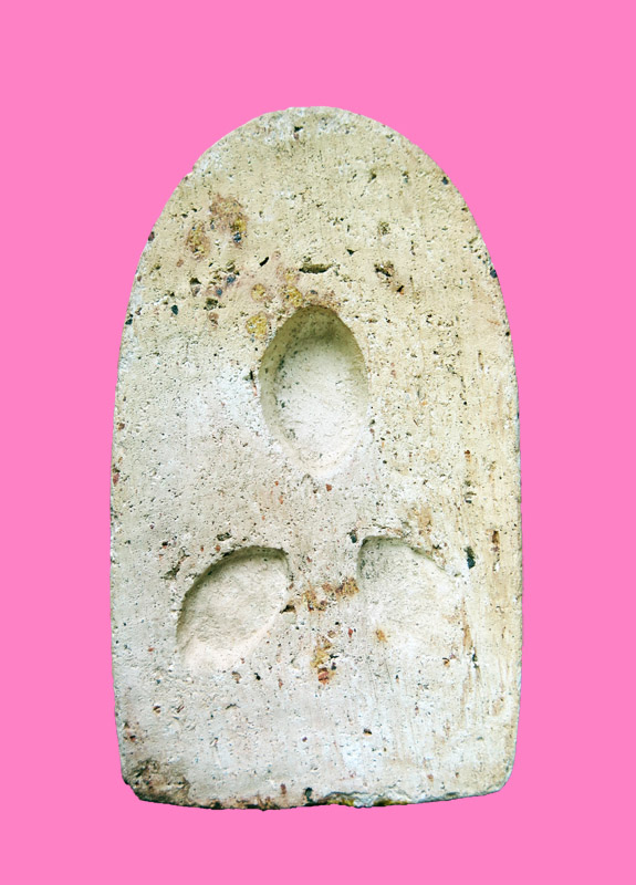 พระบูชา เนื้อดิน พิมพ์ประทานพร หลัง 3 จุด (เข้าใจว่ายันต์ใบพัด)