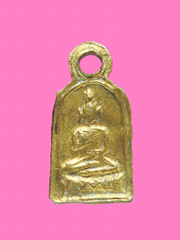 นาคปรกใบมะขาม หลังพระพุทธ