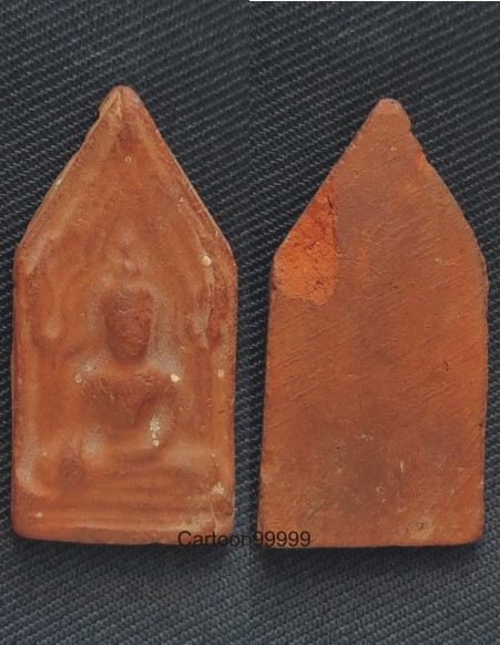 ขุนแผนพิมพ์ใหญ่ หลวงพ่อทาบ วัดกระบกขึ้นผึ้ง จ.ระยองครับ  เนื้อแดง (เนื้อสร้างน้อย) ปี ๐๕ ครับ