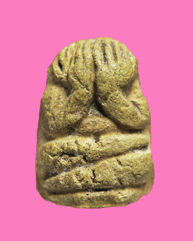 ปิดตา ขนาดสูง 1.8 ซม. พระน่าจะฝังอะไรไว้ มีน้ำหนัก