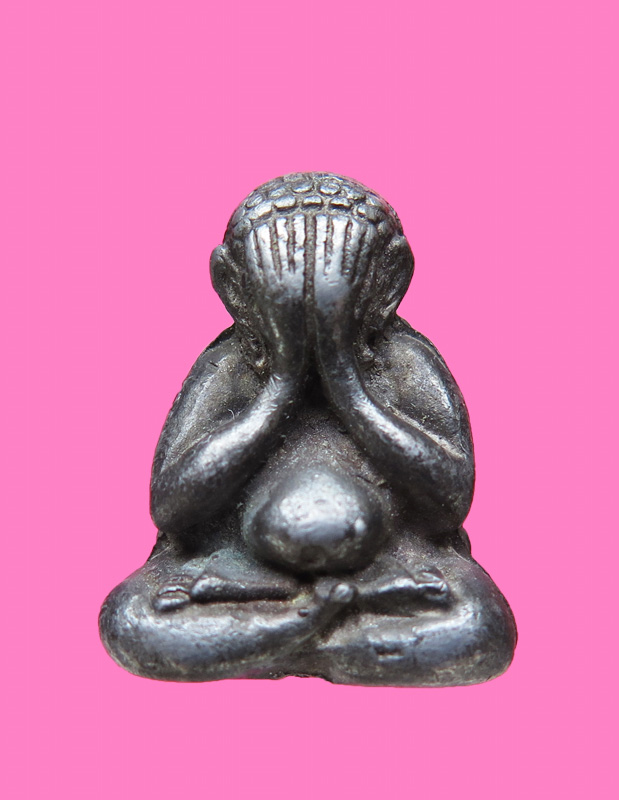 พระปิดตา หลังยันต์ยุ่ง