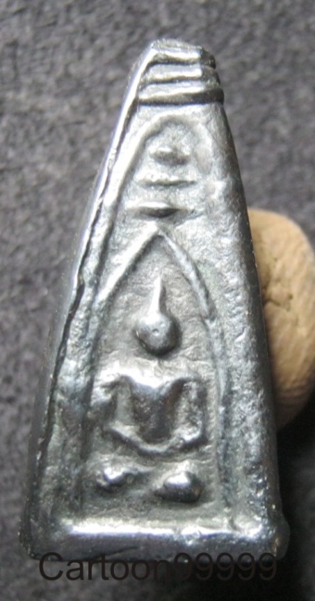 พระพรหม ๓ หน้า หลวงพ่ออี๋ วัดสัตหีบ ชลบุรีครับ เนื้อเมฆพัดครับผม