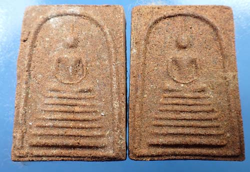 แพ็คคู่ 2 องค์สมเด็จ 7 ชั้น วัดพระธาตุพนม พ.ศ.๒๕๑๘ แท้เก่าแก่สุดยอดพิธีปี ๑๘ ครับท่าน*186