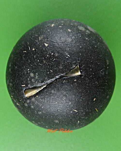 ลูกอมผงมหาว่าน ฝังตะกรุดเงิน หลวงปู่สิงห์ วัดบ้านขี้เหล็ก ศรีสะเกษ .D338.