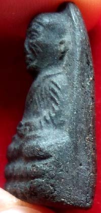 *หลวงปู่ทวด เนื้อว่าน วัดพระสิงห์ เชียงใหม่ รุ่นแรก ปี ๒๕๐๖ พิมพ์เล็ก ขอบเต็ม ตาแหลม*