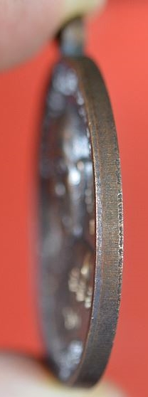 เหรียญหลวงพ่อคูณ ปริสุทโธ รุ่นอายุยืน เนื้อทองแดงตอกแจกกรรมการ 10 โค๊ต ออกวัดแจ้งนอก ปี2553