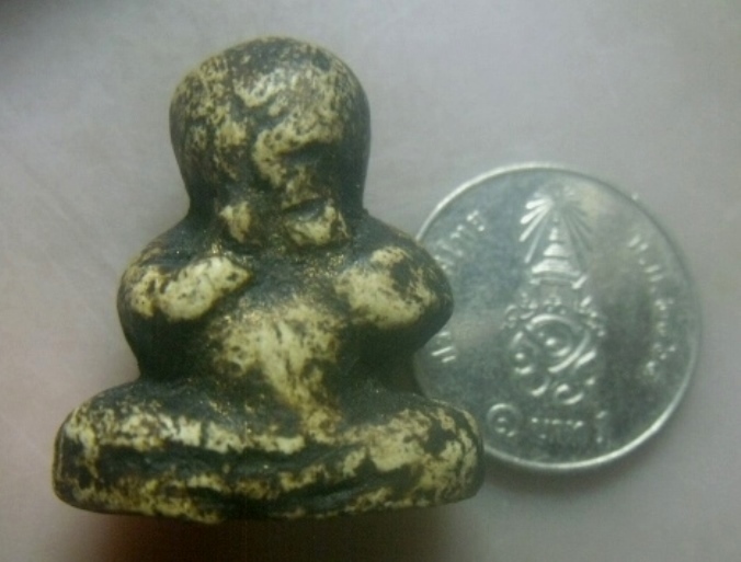 **เบาๆ**พระปิดตาเนื้อผงลงรัก พิมพ์วัดสะพานสูง เก่า ไม่ทราบที่**สวยๆ เชิญชมครับ